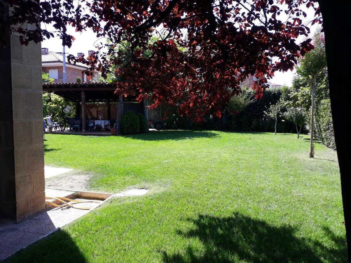 Preciosa Casa Independiente Con Piscina Cubierta Y Gran Jardin Privados Haro Εξωτερικό φωτογραφία
