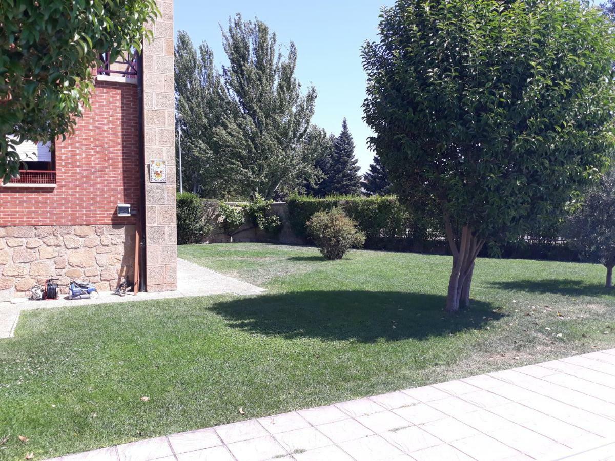 Preciosa Casa Independiente Con Piscina Cubierta Y Gran Jardin Privados Haro Εξωτερικό φωτογραφία